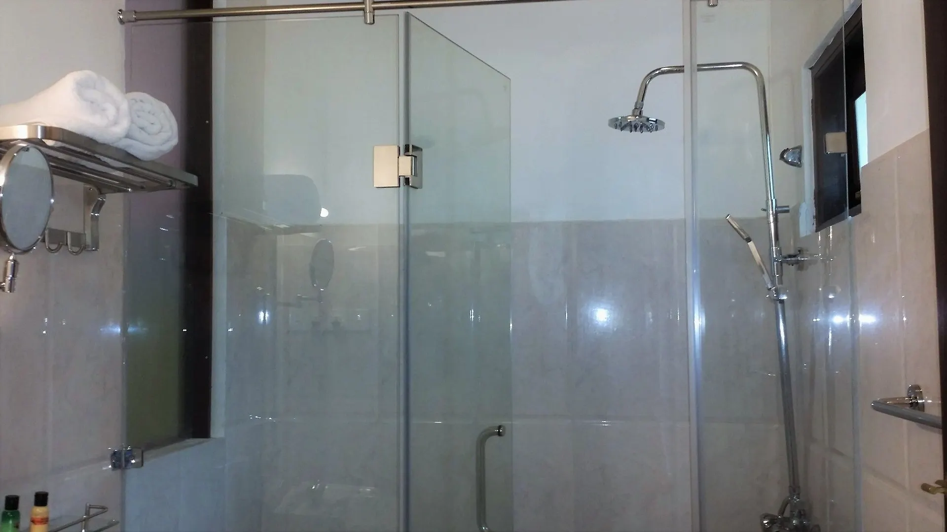 Maple Leaf Hotel Negombo